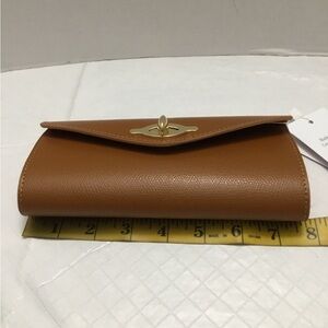 ISADORA Classic Tan Leather Wallet with Gold Turn-Lock